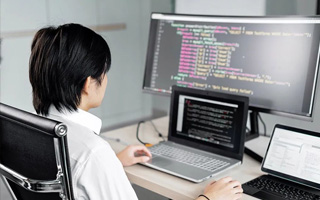 梅州 ,php声明和调用变量的符号是什么？